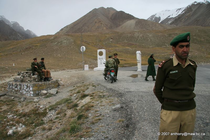 Файл:CN-PK-Borders-Karakoram-Highway-Khunjerab.jpg