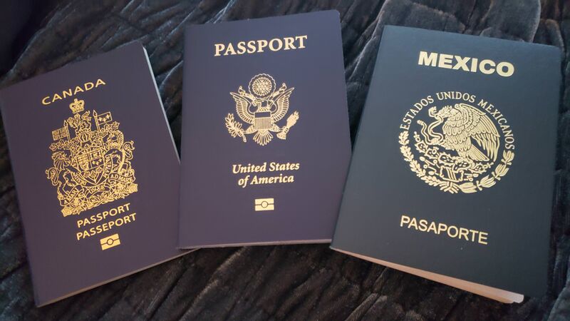 Файл:CA-US-MX-Passports.jpg